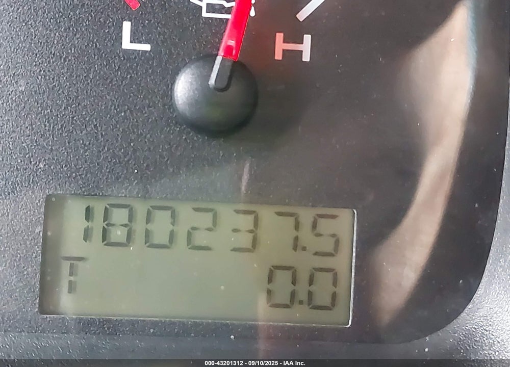 2005 FORD F-150 STX/XL/XLT VIN: 1FTRX14W65FA57122