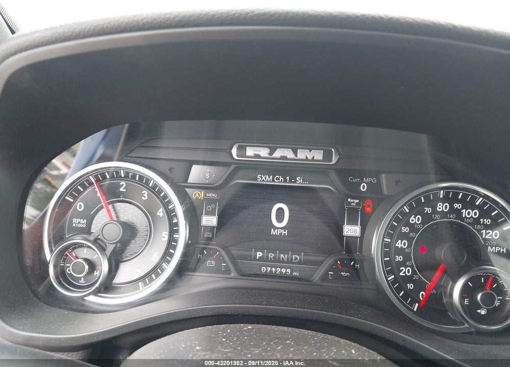 2022 RAM 1500 BIG HORN 4X4 5'7 BOX VIN: 1C6RRFFG2NN422776
