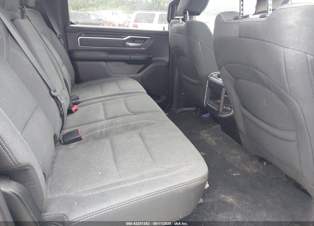 2022 RAM 1500 BIG HORN 4X4 5'7 BOX VIN: 1C6RRFFG2NN422776