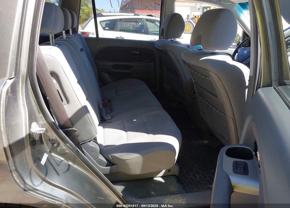2007 HONDA PILOT VIN: 2HKYF184X7H500209