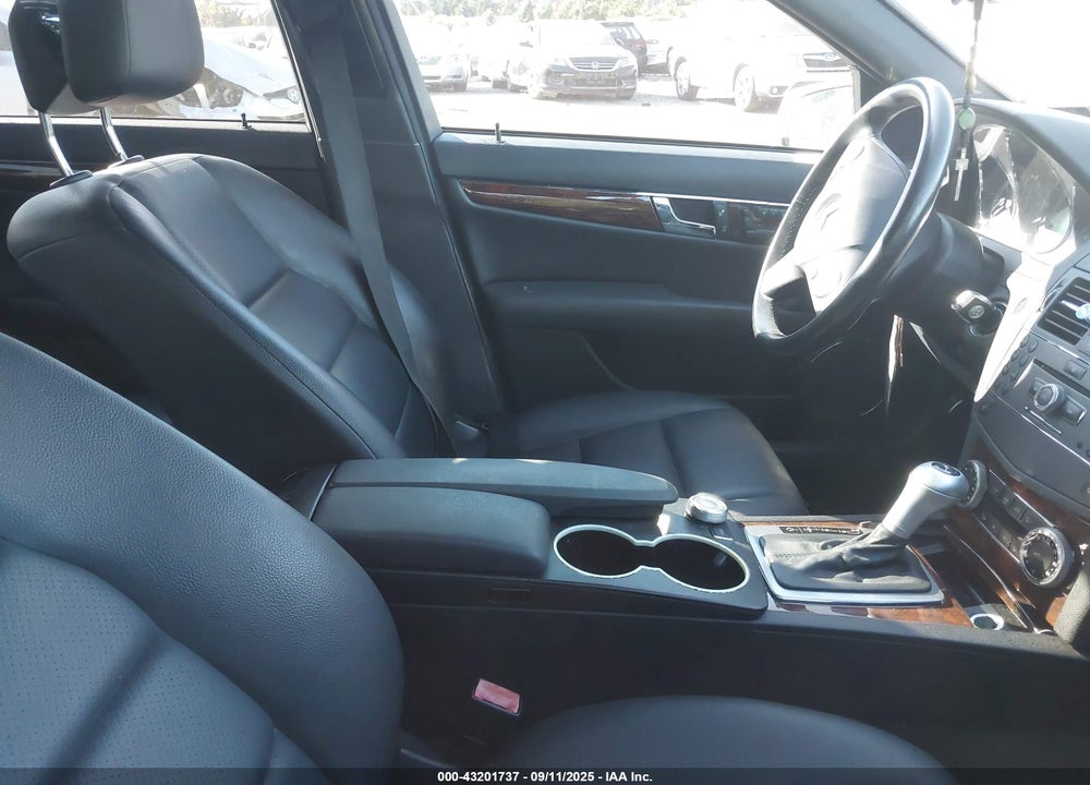 2010 MERCEDES-BENZ C CLASS VIN: WDDGF8BB7AR112940