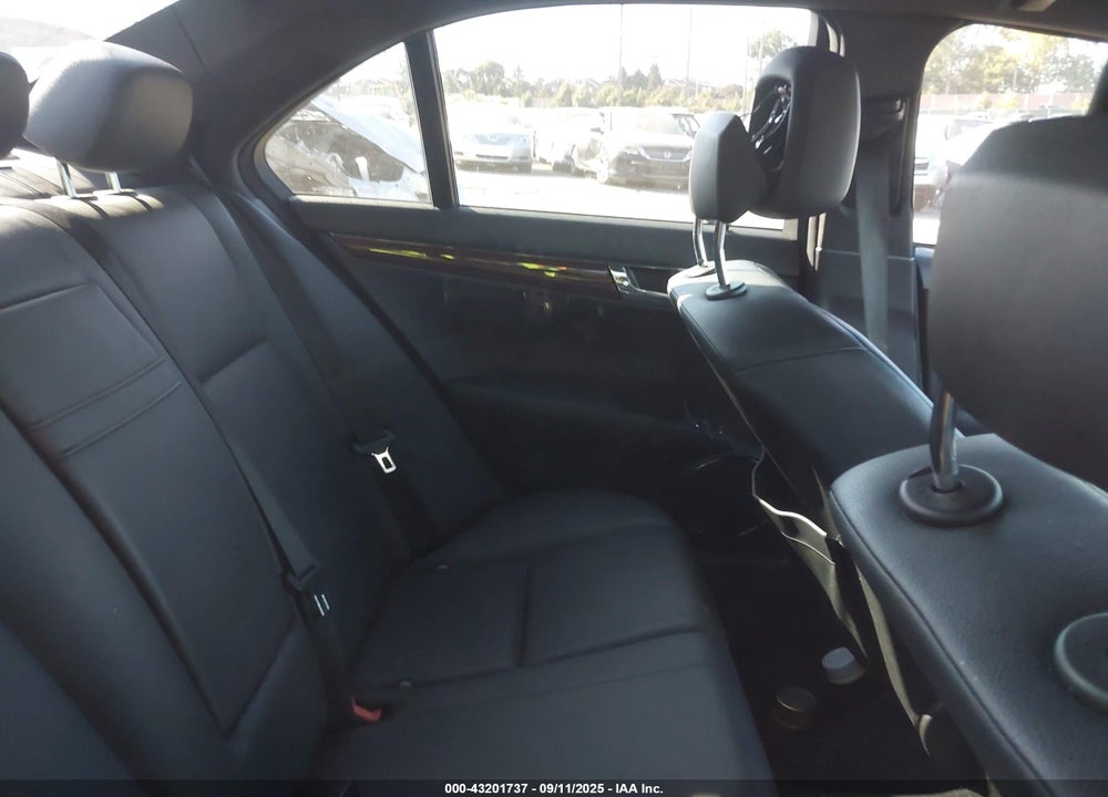2010 MERCEDES-BENZ C CLASS VIN: WDDGF8BB7AR112940