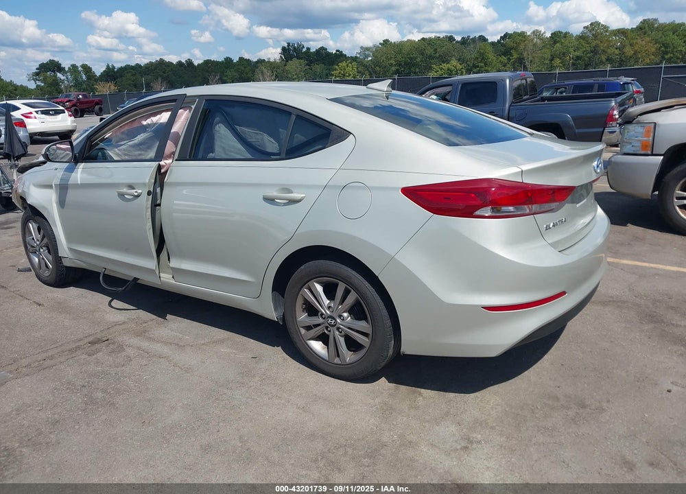2017 HYUNDAI ELANTRA VIN: KMHD84LF9HU164686