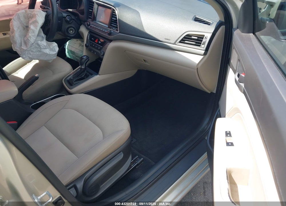 2017 HYUNDAI ELANTRA VIN: KMHD84LF9HU164686