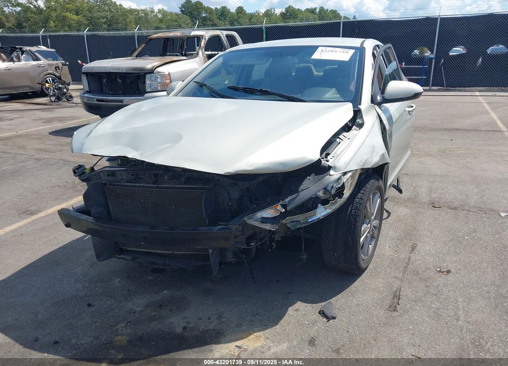 2017 HYUNDAI ELANTRA VIN: KMHD84LF9HU164686