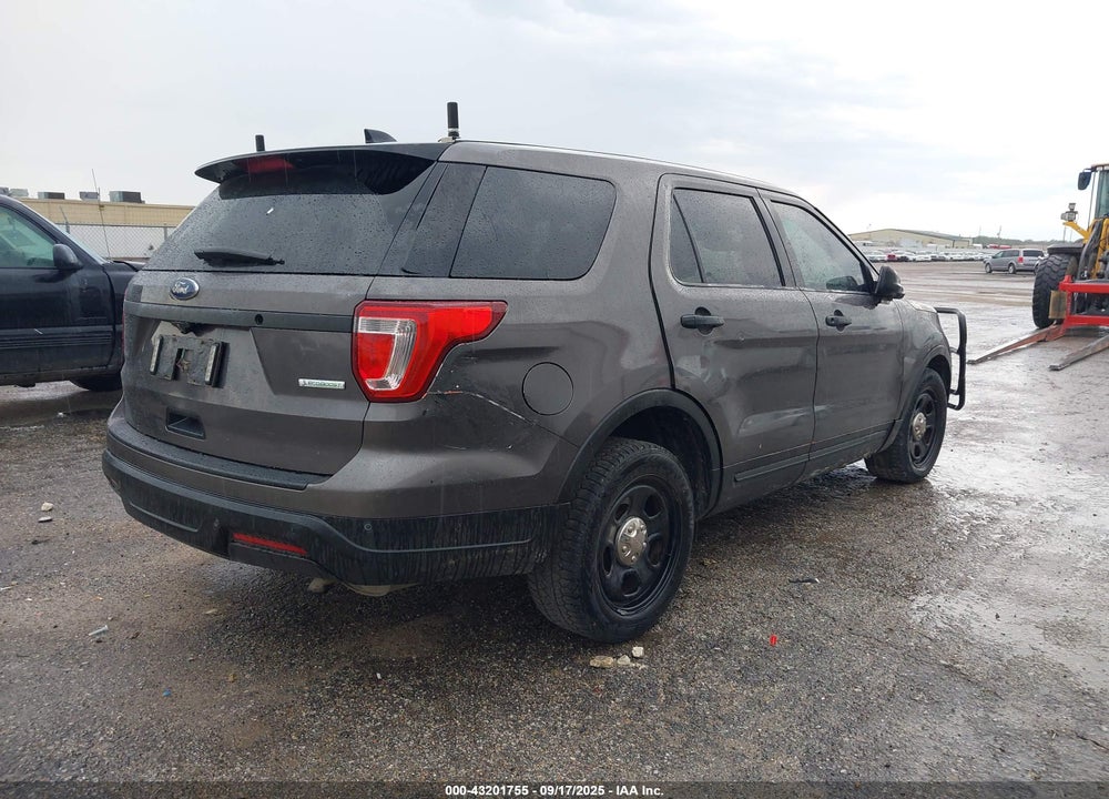 2018 FORD POLICE INTERCEPTOR UTILITY VIN: 1FM5K8ATXJGC19575