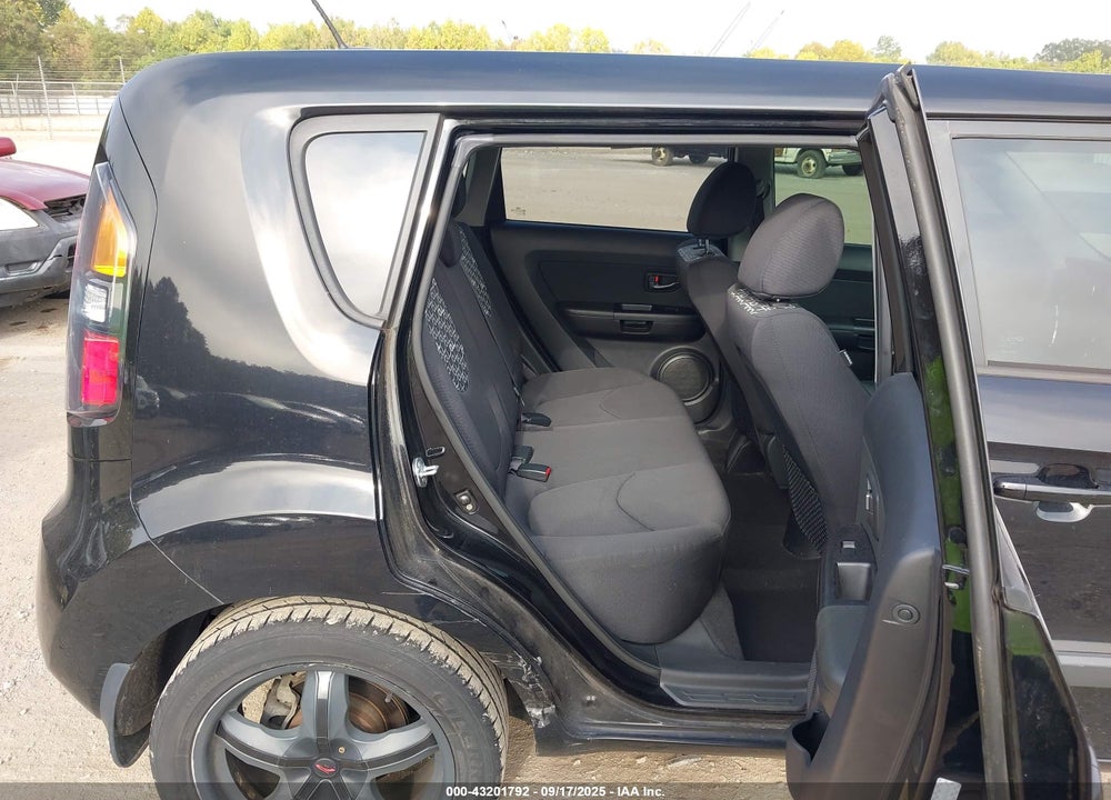 2011 KIA SOUL VIN: KNDJT2A25B7249251