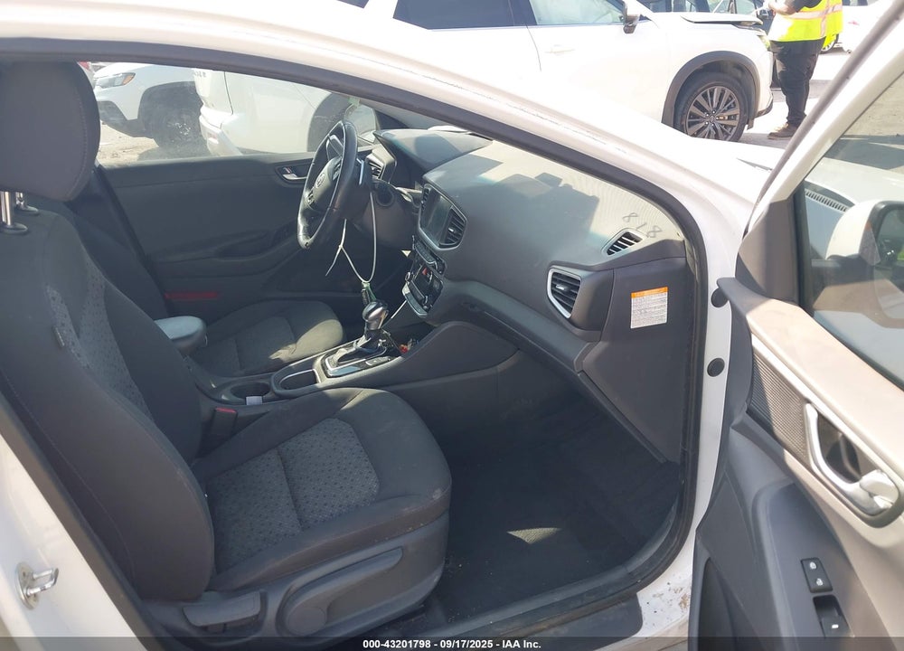 2019 HYUNDAI IONIQ HYBRID VIN: KMHC75LC8KU140459