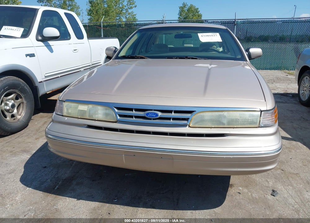 1997 FORD CROWN VICTORIA LX VIN: 2FALP74W7VX203837