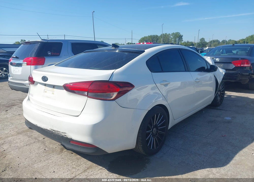 2017 KIA FORTE VIN: 3KPFK4A79HE025750