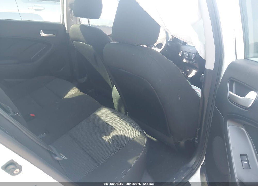 2017 KIA FORTE VIN: 3KPFK4A79HE025750