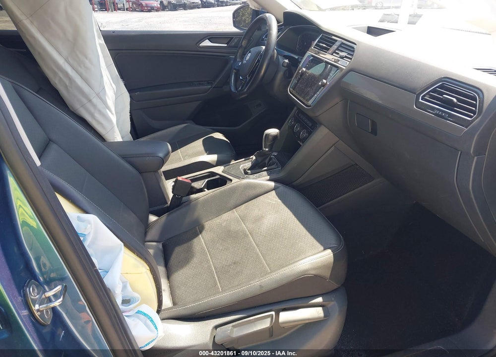 2019 VOLKSWAGEN TIGUAN 2.0T SE/2.0T SEL/2.0T SEL R-LINE/2.0T SEL R-LINE BLACK VIN: 3VV3B7AX6KM099789