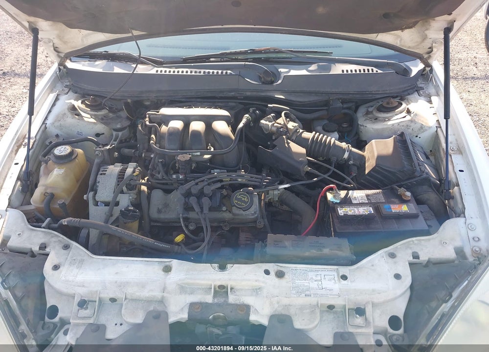 2004 FORD TAURUS SES VIN: 1FAFP55244A201077