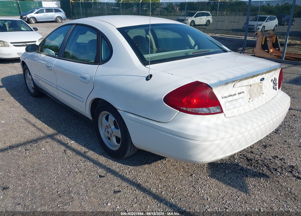 2004 FORD TAURUS SES VIN: 1FAFP55244A201077