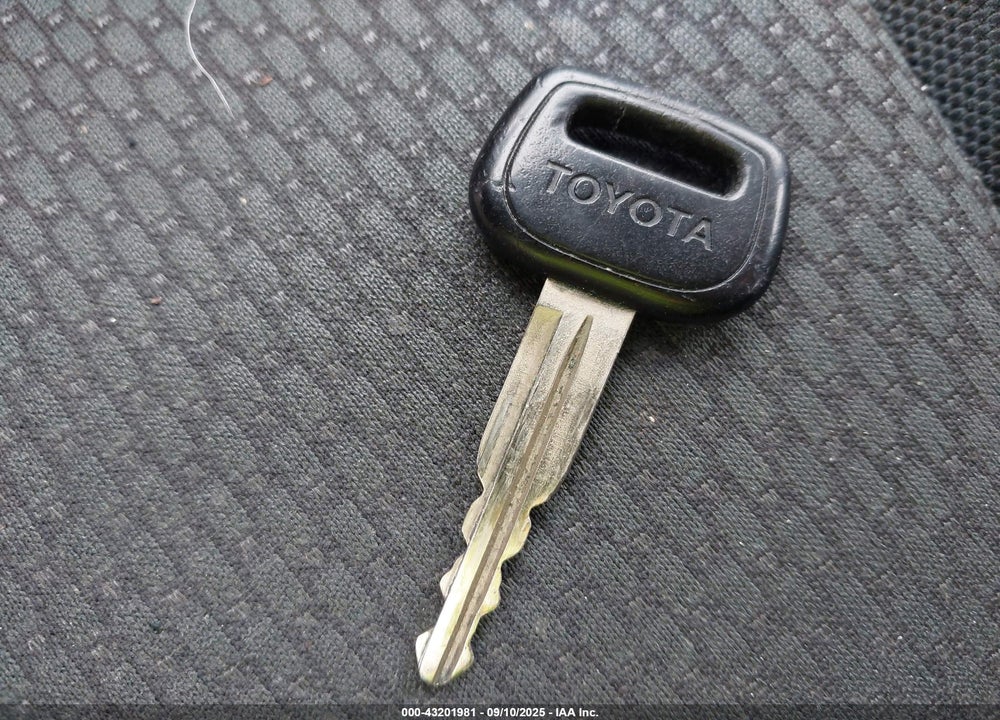 2000 TOYOTA ECHO VIN: JTDBT1230Y0033217