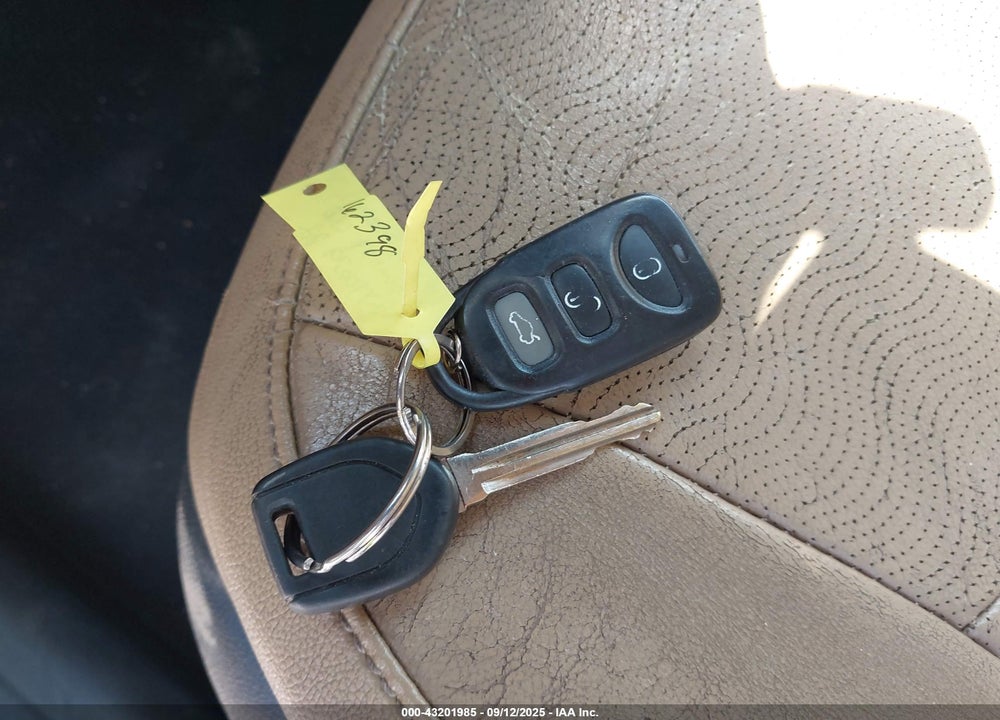 2013 HYUNDAI ELANTRA VIN: 5NPDH4AE7DH281234