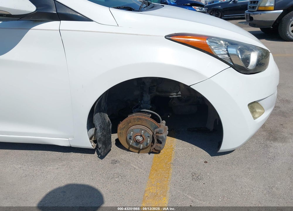 2013 HYUNDAI ELANTRA VIN: 5NPDH4AE7DH281234
