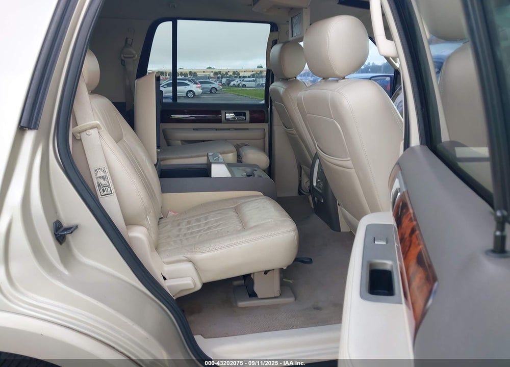 2004 LINCOLN NAVIGATOR VIN: 5LMFU27R84LJ14016
