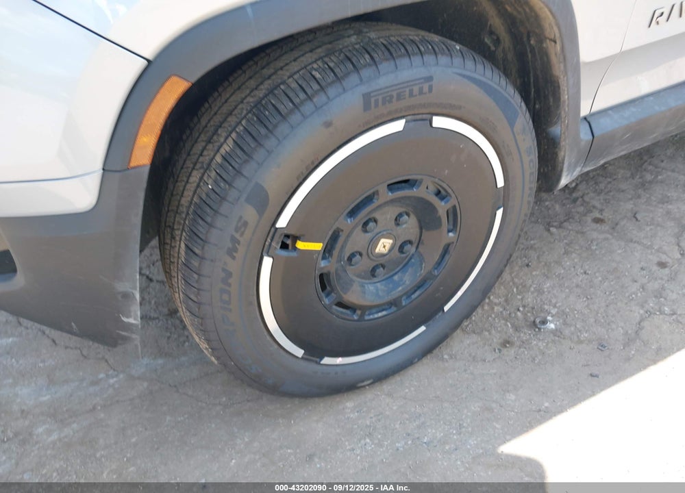 2025 RIVIAN R1T ADVENTURE DUAL MOTOR LARGE PACK/ADVENTURE DUAL MOTOR MAX PACK VIN: 7FCTGBAAXSN035835