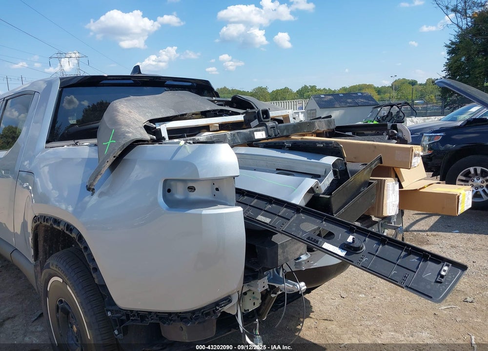 2025 RIVIAN R1T ADVENTURE DUAL MOTOR LARGE PACK/ADVENTURE DUAL MOTOR MAX PACK VIN: 7FCTGBAAXSN035835