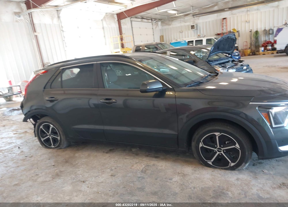 2023 KIA NIRO VIN: KNDCP3LE8P5086897