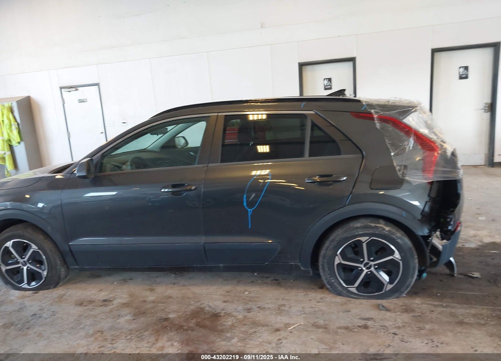 2023 KIA NIRO VIN: KNDCP3LE8P5086897