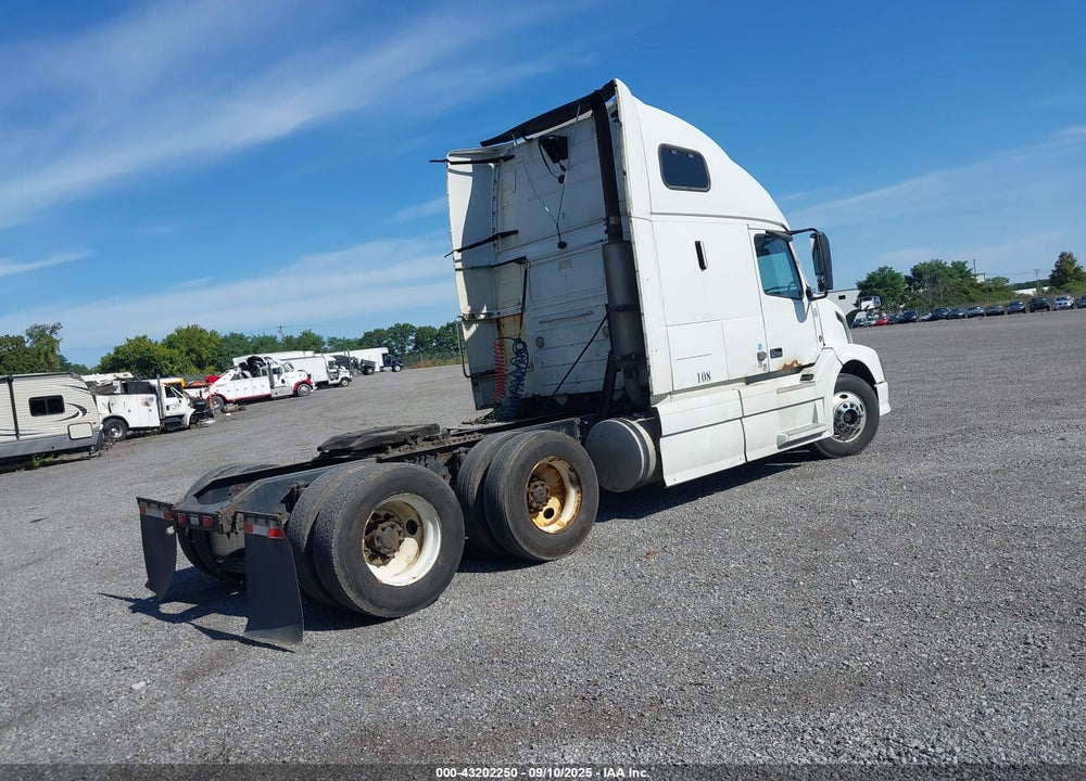 2007 VOLVO VN VNL VIN: 4V4NC9TG27N438319