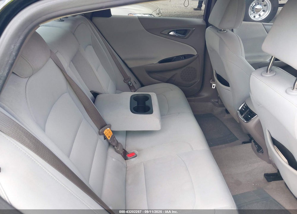 2018 CHEVROLET MALIBU LT VIN: 1G1ZD5ST2JF143524