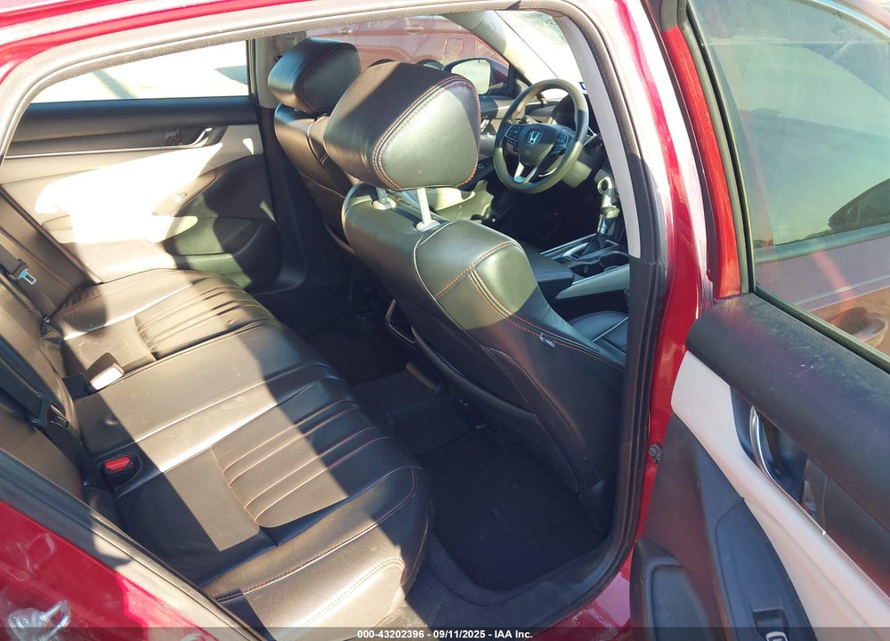2018 HONDA ACCORD VIN: 1HGCV1F13JA038355
