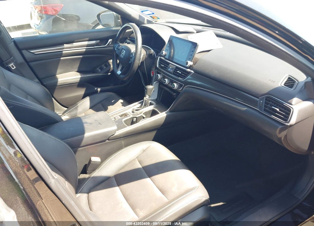 2018 HONDA ACCORD VIN: 1HGCV1F38JA250282