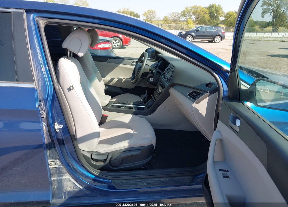 2017 HYUNDAI SONATA VIN: 5NPE24AF7HH530068