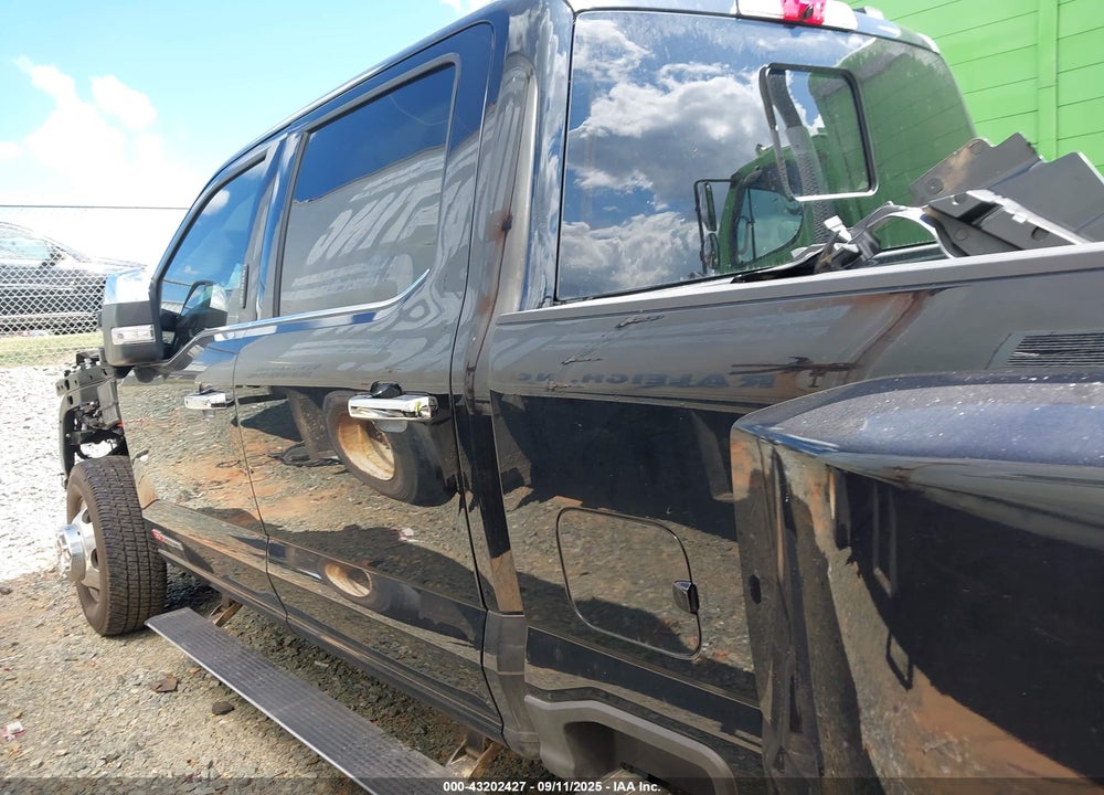2024 FORD F-350 LARIAT VIN: 1FT8W3DM7REE62913