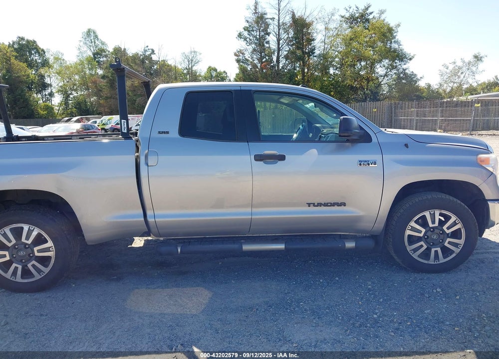 2017 TOYOTA TUNDRA SR5 5.7L V8 VIN: 5TFUY5F15HX616691