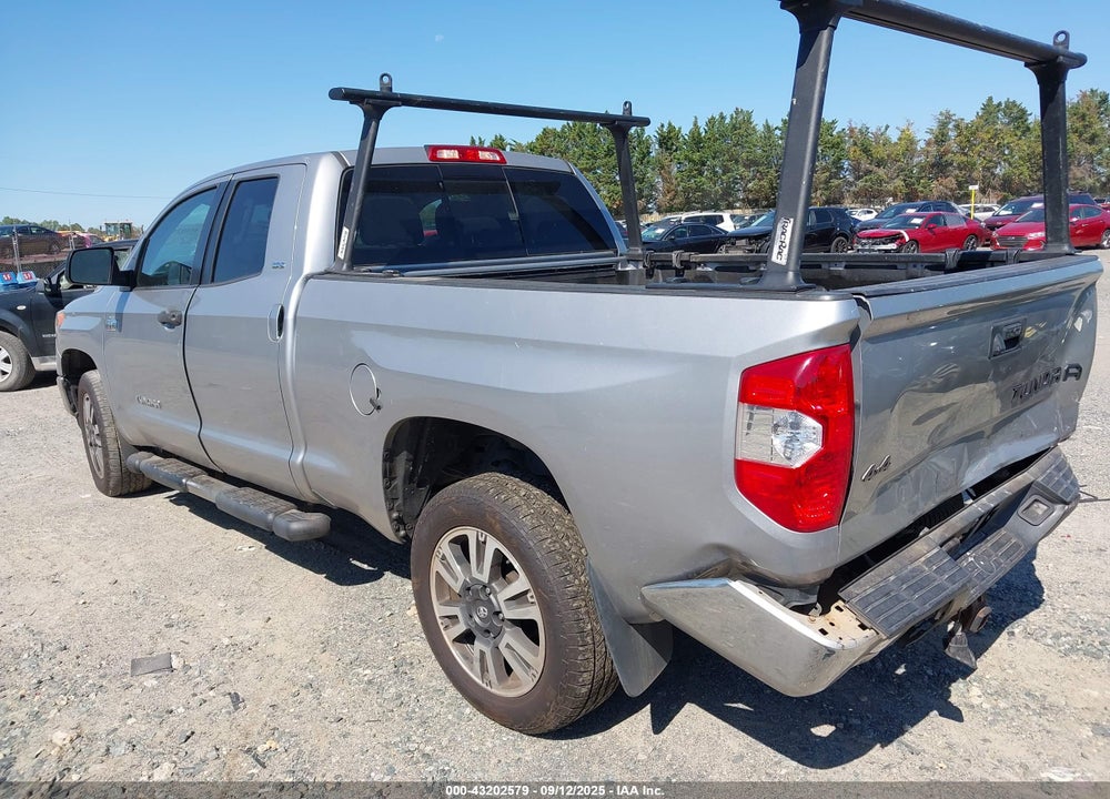 2017 TOYOTA TUNDRA SR5 5.7L V8 VIN: 5TFUY5F15HX616691
