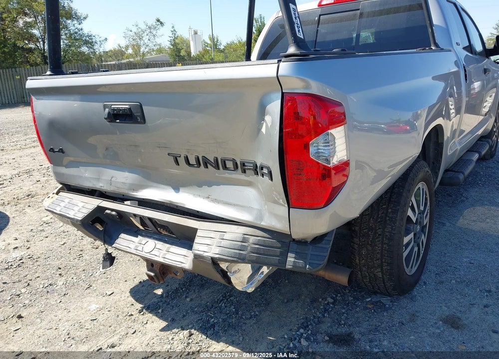 2017 TOYOTA TUNDRA SR5 5.7L V8 VIN: 5TFUY5F15HX616691