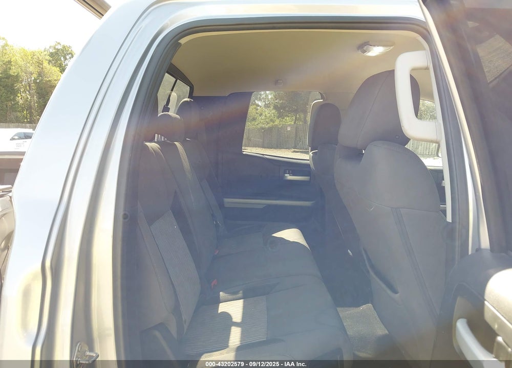 2017 TOYOTA TUNDRA SR5 5.7L V8 VIN: 5TFUY5F15HX616691