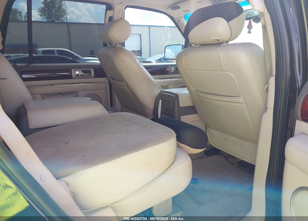 2004 LINCOLN NAVIGATOR VIN: 5LMFU27R04LJ29528