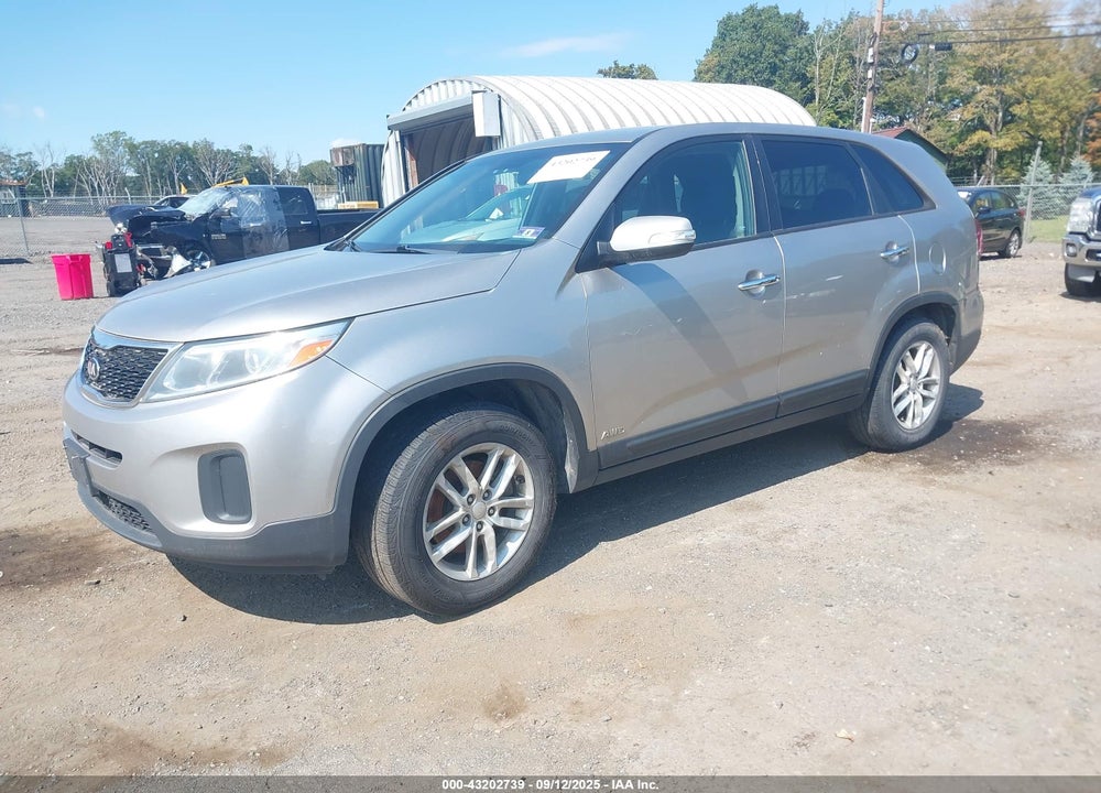 2015 KIA SORENTO VIN: 5XYKTCA62FG604270