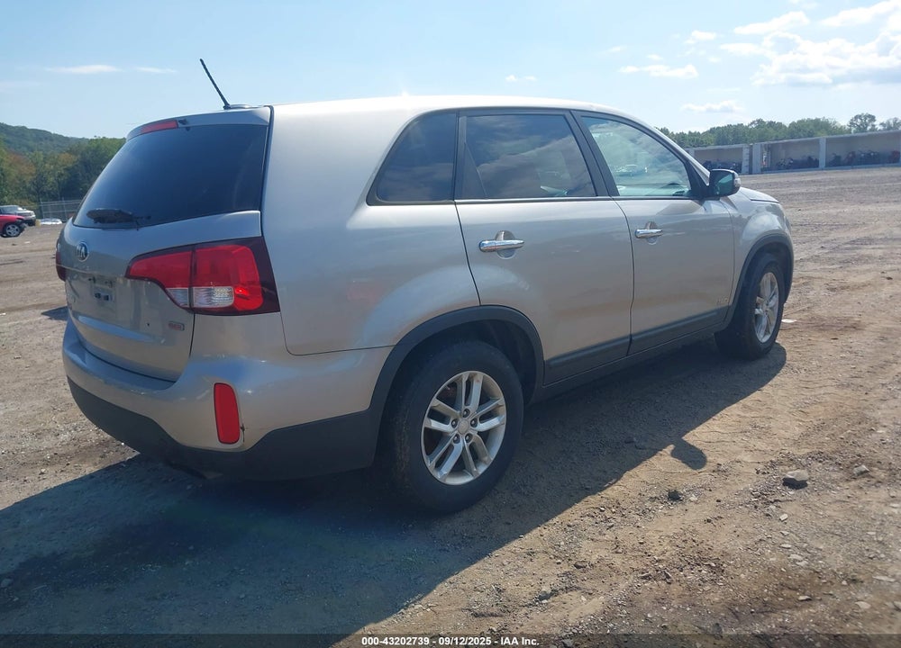 2015 KIA SORENTO VIN: 5XYKTCA62FG604270
