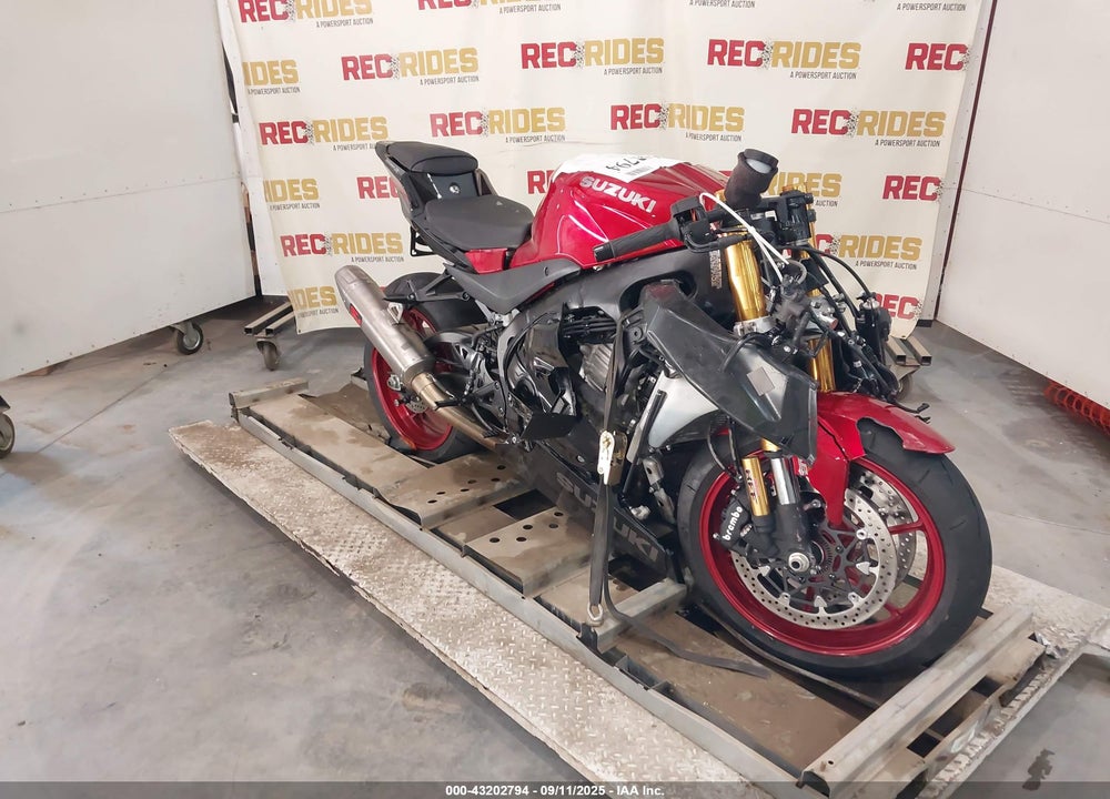 2025 SUZUKI GSX-R1000 R VIN: JS1DM11H4S7100722