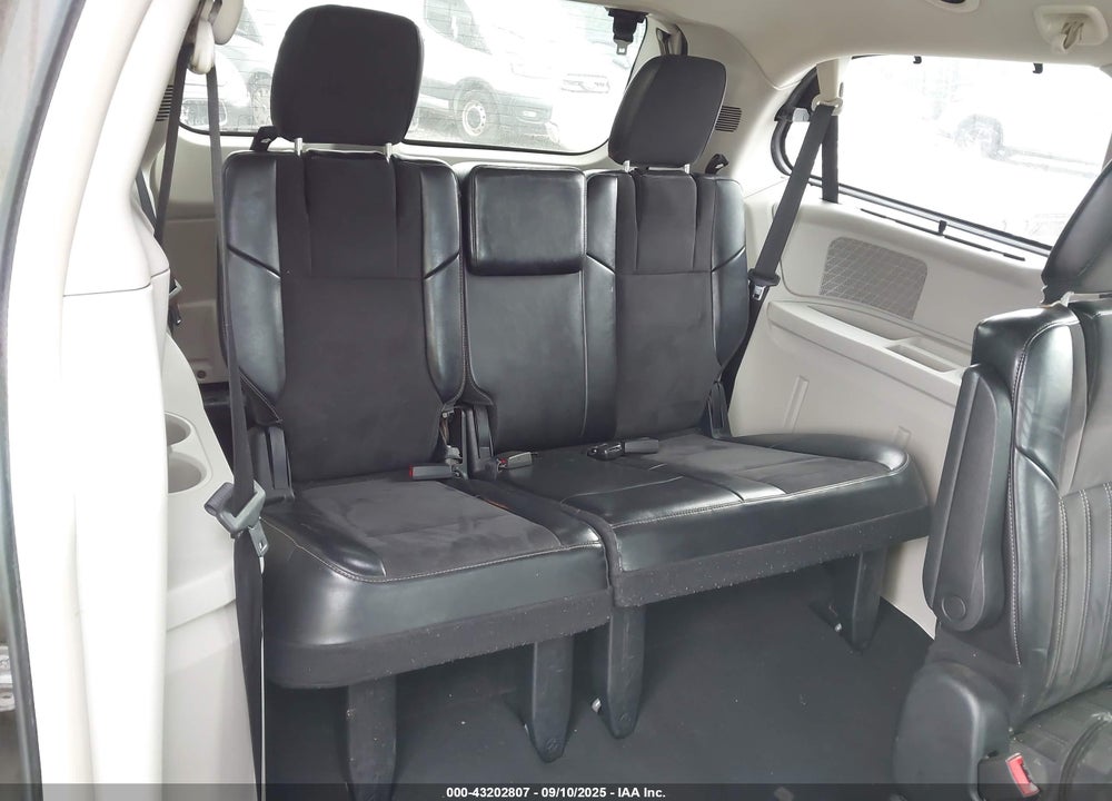 2014 CHRYSLER TOWN & COUNTRY TOURING-L 30TH ANNIVERSARY VIN: 2C4RC1CG7ER330356