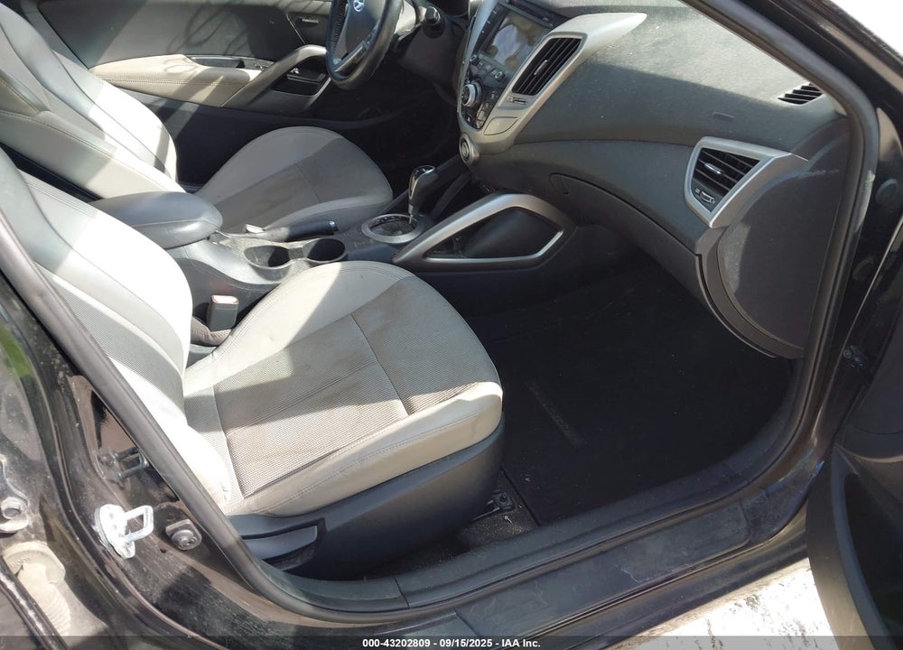 2013 HYUNDAI VELOSTER VIN: KMHTC6AD7DU140243