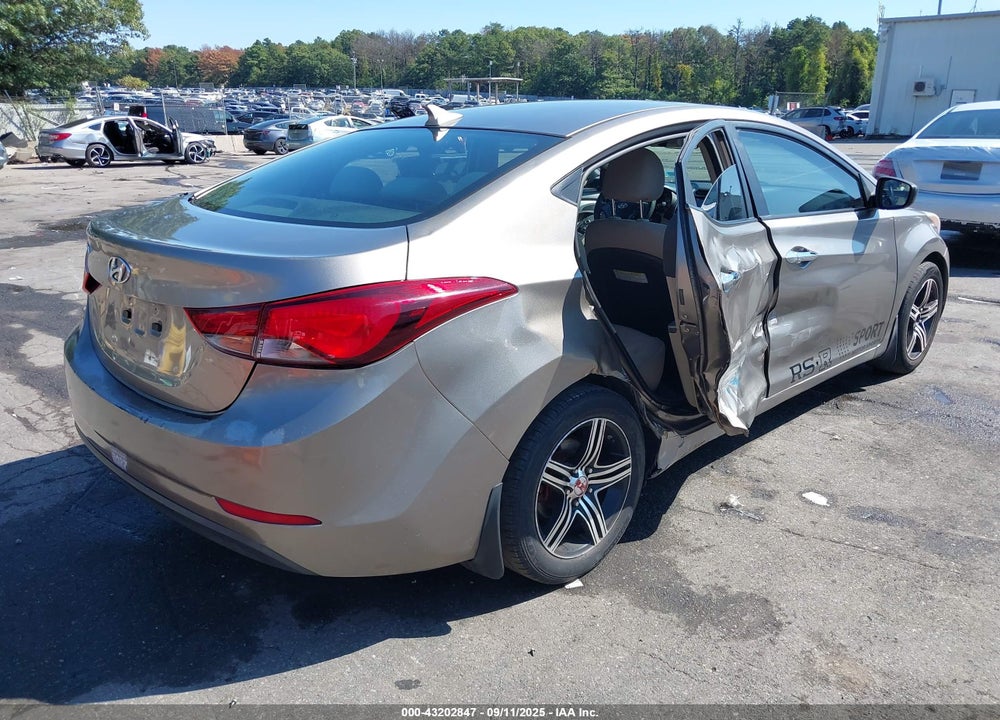 2014 HYUNDAI ELANTRA VIN: 5NPDH4AE8EH530934