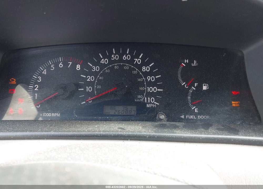 2005 TOYOTA COROLLA LE VIN: 1NXBR32E45Z509111