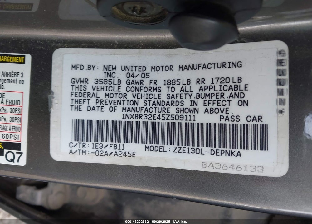 2005 TOYOTA COROLLA LE VIN: 1NXBR32E45Z509111