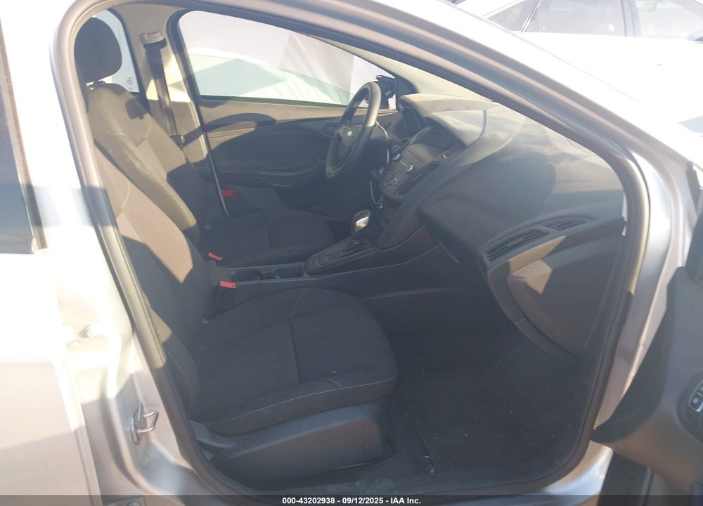 2018 FORD FOCUS VIN: 1FADP3E23JL277384