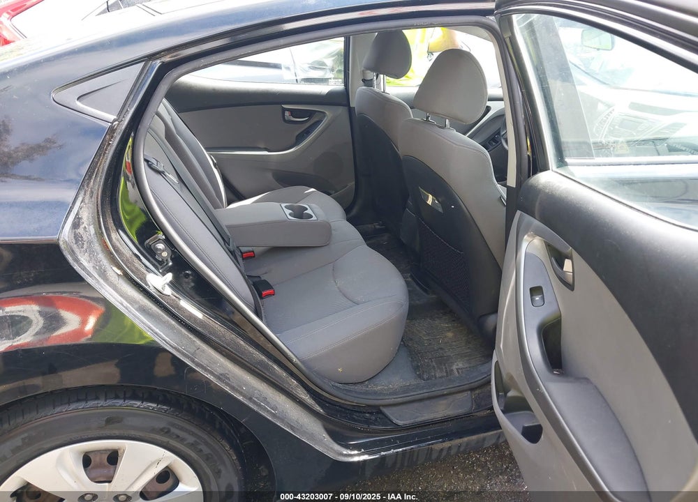 2016 HYUNDAI ELANTRA VIN: KMHDH4AEXGU575801