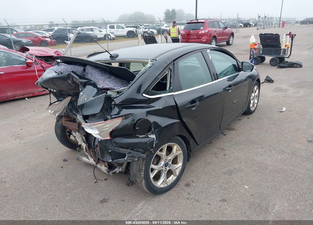 2014 FORD FOCUS TITANIUM VIN: 1FADP3J27EL241693