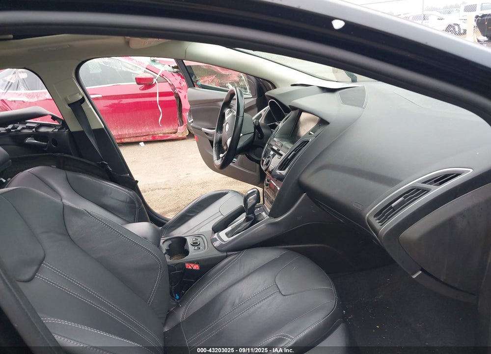 2014 FORD FOCUS TITANIUM VIN: 1FADP3J27EL241693