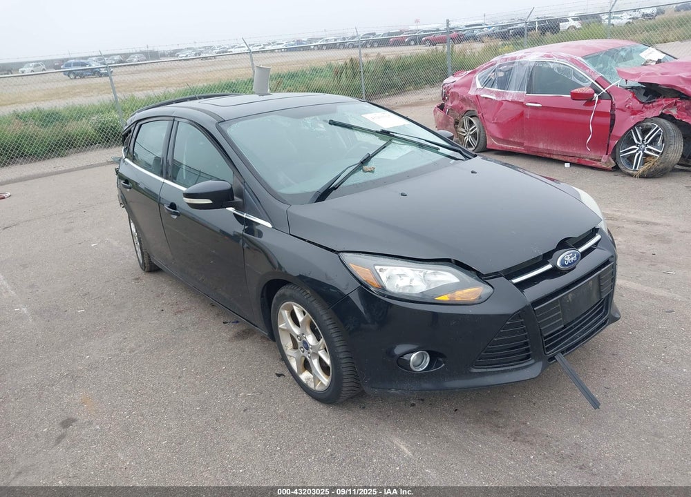 2014 FORD FOCUS TITANIUM VIN: 1FADP3J27EL241693